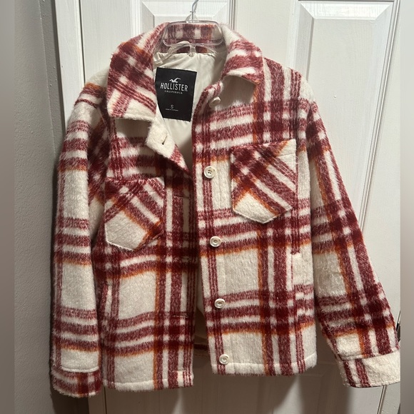 Hollister Plaid Shacket. Size small. Soft and warm - Picture 1 of 2